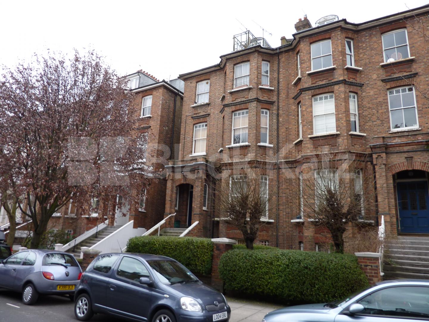 			NEAR PRIMROSE HILL! , 2 Bedroom, 1 bath, 1 reception Flat			 Adamson Road, SWISS COTTAGE